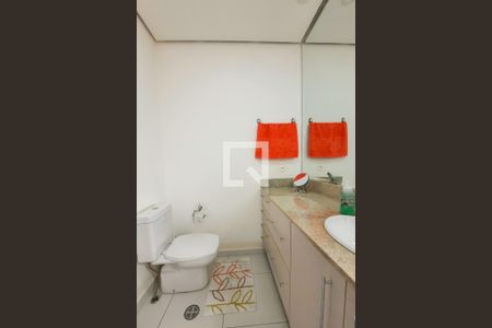 Apartamento à venda com 123m², 4 quartos e 2 vagas Apartamento à venda com 123m², 4 quartos e 2 vagasBanheiro da Suíte