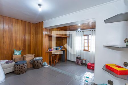 Sala 1 de casa para alugar com 3 quartos, 170m² em Parque Maria Domitila, São Paulo