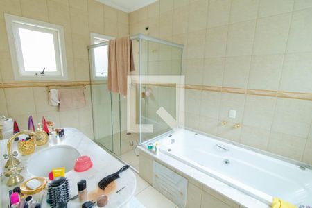 Banheiro da Suíte de casa de condomínio para alugar com 4 quartos, 280m² em Granja Viana Ii, Cotia