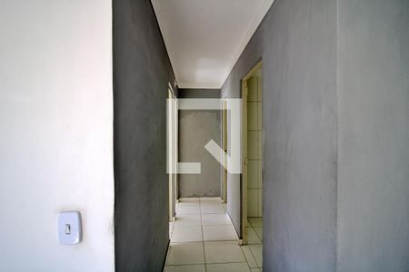 Corredor de apartamento à venda com 2 quartos, 48m² em Parque Pinheiros, Taboão da Serra