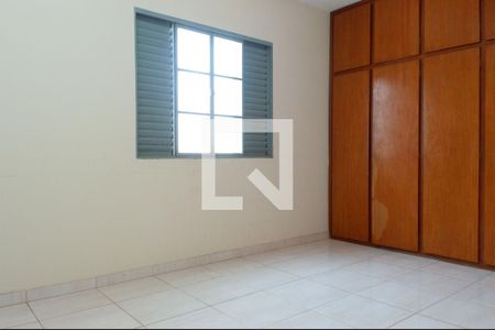 Quarto 1 de apartamento para alugar com 2 quartos, 67m² em Tabajaras, Uberlândia