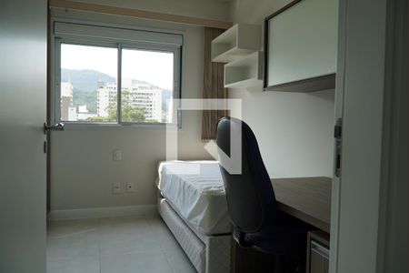 Quarto 1 de apartamento para alugar com 2 quartos, 65m² em Itacorubi, Florianópolis