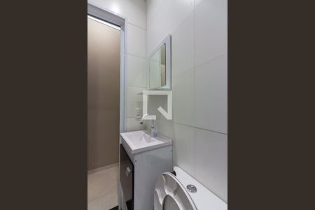 Banheiro de apartamento para alugar com 1 quarto, 34m² em Pestana, Osasco