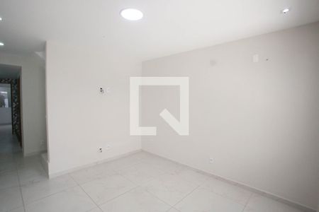 Sala de casa para alugar com 3 quartos, 140m² em Curicica, Rio de Janeiro