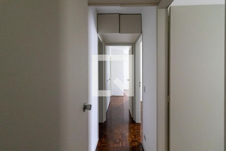 Corredor Quartos de apartamento para alugar com 3 quartos, 100m² em Moema, São Paulo