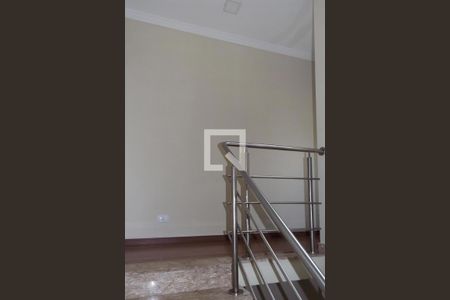 Escada de casa para alugar com 3 quartos, 150m² em Vila Isolina Mazzei, São Paulo
