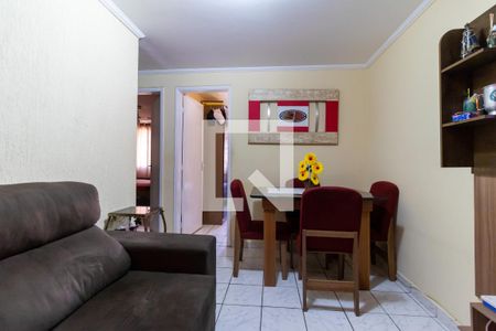 Sala de apartamento para alugar com 2 quartos, 48m² em Conjunto Residencial José Bonifácio, São Paulo