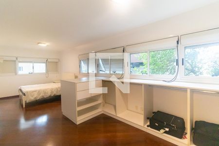 Suíte - Closet de apartamento à venda com 1 quarto, 92m² em Sumaré, São Paulo