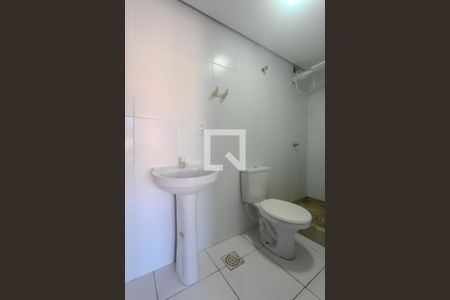 Banheiro de apartamento à venda com 1 quarto, 42m² em Jardim Floresta, Porto Alegre