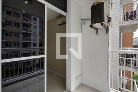 Apartamento à venda com 48m², 2 quartos e 1 vaga Apartamento à venda com 48m², 2 quartos e 1 vagaVaranda