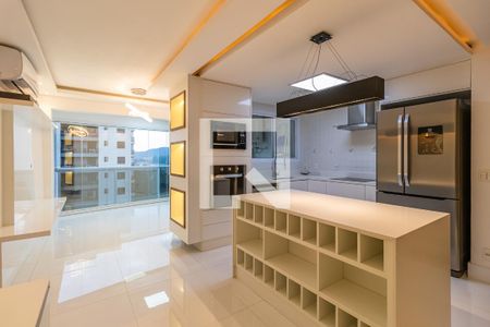 Sala de apartamento para alugar com 2 quartos, 72m² em Empresarial 18 do Forte, Barueri