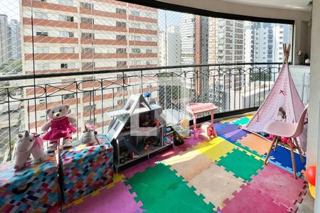 Sala de apartamento à venda com 3 quartos, 140m² em Moema, São Paulo