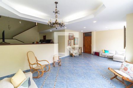 Sala de estar de casa à venda com 4 quartos, 350m² em Vila Mariana, São Paulo