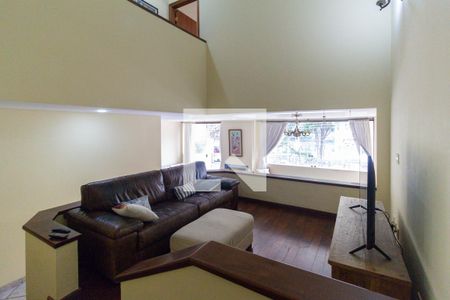 Sala de TV de casa à venda com 4 quartos, 350m² em Vila Mariana, São Paulo