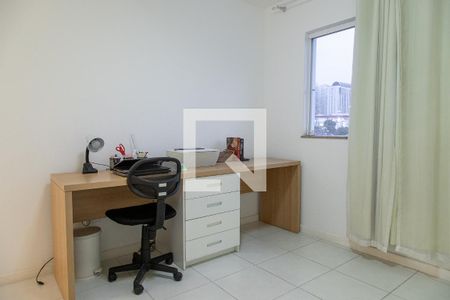 Casa de condomínio à venda com 330m², 4 quartos e 2 vagas Casa de condomínio à venda com 330m², 4 quartos e 2 vagasEscritório