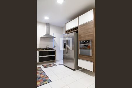 Casa de condomínio à venda com 330m², 4 quartos e 2 vagas Casa de condomínio à venda com 330m², 4 quartos e 2 vagasCozinha