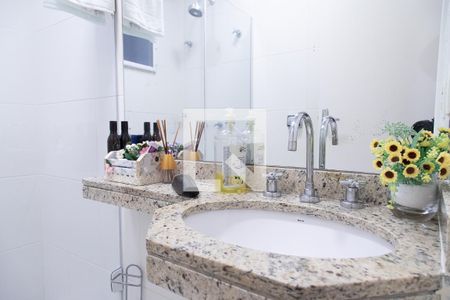 Casa de condomínio à venda com 330m², 4 quartos e 2 vagas Casa de condomínio à venda com 330m², 4 quartos e 2 vagasBanheiro da suíte 2