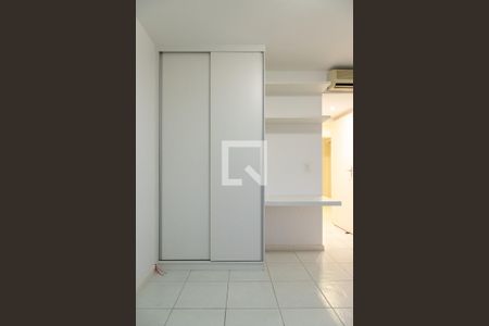 Casa de condomínio à venda com 330m², 4 quartos e 2 vagas Casa de condomínio à venda com 330m², 4 quartos e 2 vagasEscritório