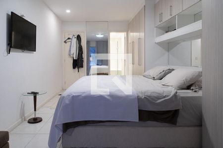 Casa de condomínio à venda com 330m², 4 quartos e 2 vagas Casa de condomínio à venda com 330m², 4 quartos e 2 vagasSuíte 3