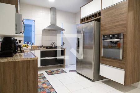 Casa de condomínio à venda com 330m², 4 quartos e 2 vagas Casa de condomínio à venda com 330m², 4 quartos e 2 vagasCozinha