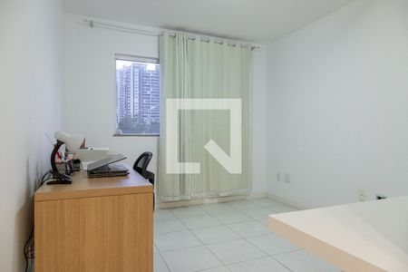 Casa de condomínio à venda com 330m², 4 quartos e 2 vagas Casa de condomínio à venda com 330m², 4 quartos e 2 vagasEscritório