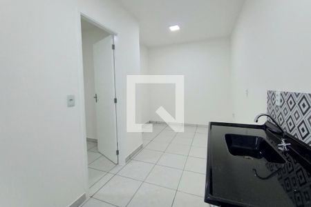 Cozinha de kitnet/studio à venda com 1 quarto, 24m² em Vila Granada, São Paulo