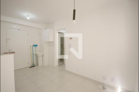 Sala de apartamento para alugar com 2 quartos, 32m² em Parque Fongaro, São Paulo