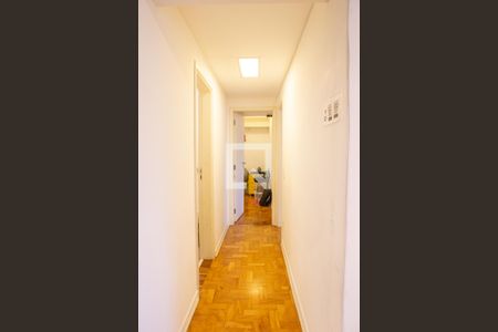 Corredor de apartamento à venda com 2 quartos, 88m² em Vila Pompéia, São Paulo
