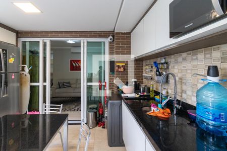 Varanda/Cozinha de apartamento para alugar com 2 quartos, 64m² em Vila Olímpia, São Paulo