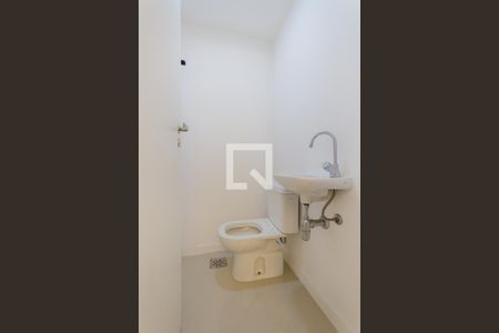 Lavabo de apartamento para alugar com 2 quartos, 78m² em Jacarepaguá, Rio de Janeiro