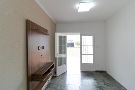 Sala de TV de casa à venda com 2 quartos, 110m² em Jardim Santa Genebra, Campinas