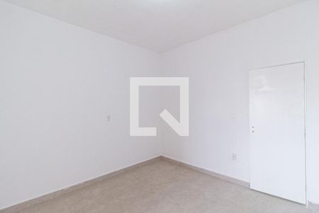 Quarto de casa para alugar com 1 quarto, 50m² em Jardim Santa Tereza, Carapicuíba