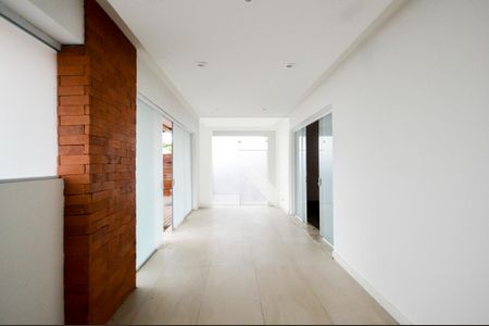 Sala 3 de casa à venda com 4 quartos, 400m² em Pacaembu, São Paulo