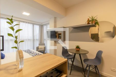 Cozinha de kitnet/studio para alugar com 1 quarto, 20m² em Bigorrilho, Curitiba