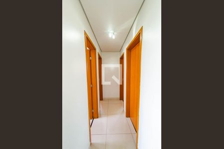 Corredor de apartamento para alugar com 3 quartos, 160m² em Caiçaras, Belo Horizonte