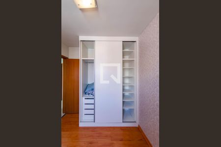 Quarto 2 de apartamento para alugar com 3 quartos, 160m² em Caiçaras, Belo Horizonte