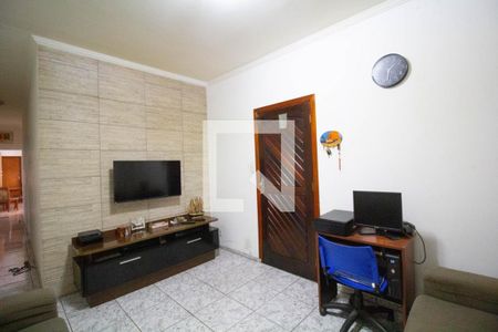 Sala de casa à venda com 3 quartos, 300m² em Vila Carmosina, São Paulo