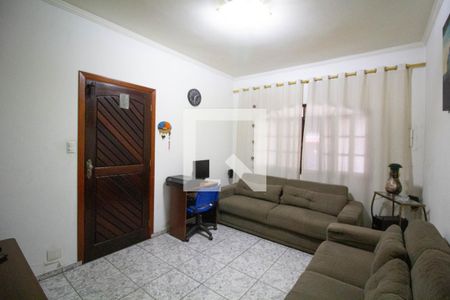 Sala de casa à venda com 3 quartos, 300m² em Vila Carmosina, São Paulo