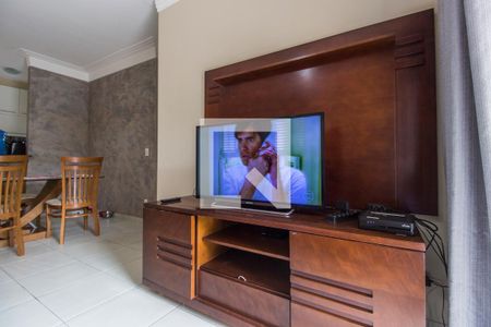 Sala de TV de apartamento à venda com 3 quartos, 80m² em Jardim Tupanci, Barueri