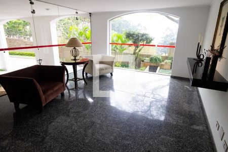 Apartamento para alugar com 180m², 3 quartos e 2 vagas Apartamento para alugar com 180m², 3 quartos e 2 vagasHall social