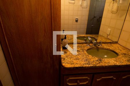 Apartamento para alugar com 180m², 3 quartos e 2 vagas Apartamento para alugar com 180m², 3 quartos e 2 vagasBanheiro da Suíte 2