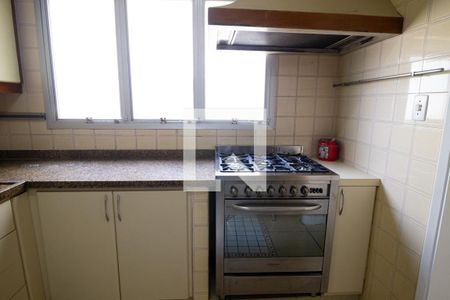 Apartamento para alugar com 180m², 3 quartos e 2 vagas Apartamento para alugar com 180m², 3 quartos e 2 vagasCozinha