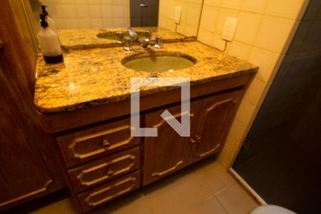 Apartamento para alugar com 180m², 3 quartos e 2 vagas Apartamento para alugar com 180m², 3 quartos e 2 vagasBanheiro da Suíte 2