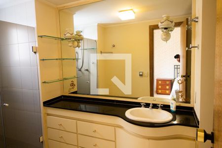 Apartamento para alugar com 180m², 3 quartos e 2 vagas Apartamento para alugar com 180m², 3 quartos e 2 vagasBanheiro da Suíte 1