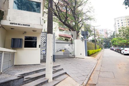 Apartamento para alugar com 180m², 3 quartos e 2 vagas Apartamento para alugar com 180m², 3 quartos e 2 vagasFachada e portaria