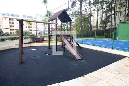 Apartamento para alugar com 180m², 3 quartos e 2 vagas Apartamento para alugar com 180m², 3 quartos e 2 vagasÁrea Comum - Playground