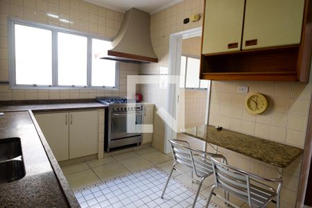 Apartamento para alugar com 180m², 3 quartos e 2 vagas Apartamento para alugar com 180m², 3 quartos e 2 vagasCozinha