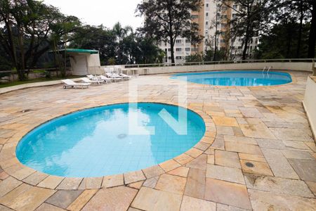 Apartamento para alugar com 180m², 3 quartos e 2 vagas Apartamento para alugar com 180m², 3 quartos e 2 vagasÁrea comum - Piscina