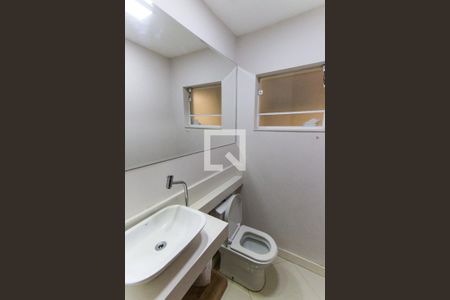 Lavabo   de casa para alugar com 2 quartos, 116m² em Vila Nivi, São Paulo