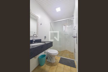 Banheiro de apartamento para alugar com 1 quarto, 35m² em Centro Cívico, Curitiba